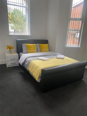 Room to rent in Princes Avenue, Hull