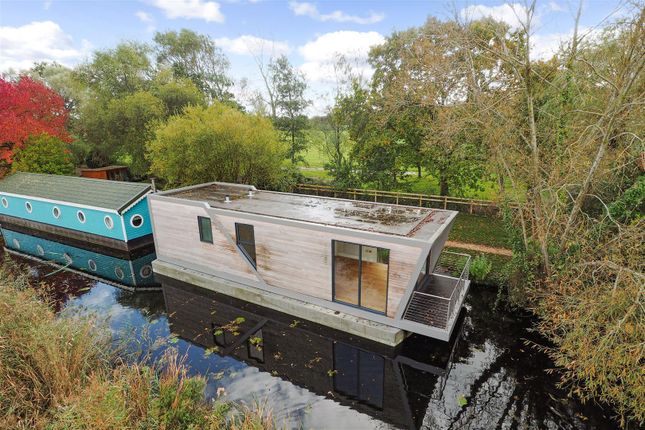 2-bed house on Houseboat Herons Rest, Chichester Marina, Chichester, £295,000