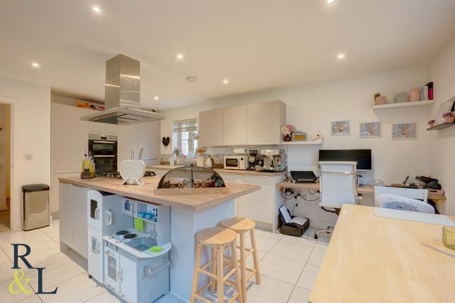 6, Steeple View Lane, Swadlincote photo 4