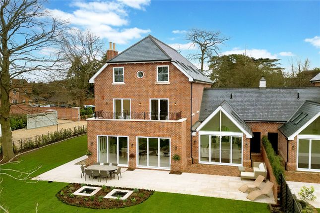 Thumbnail Link-detached house for sale in Magnolia Grove, Beaconsfield, Buckinghamshire