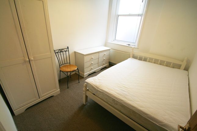 Flat to rent in Gainsborough Grove, Arthurs Hill, Newcastle Upon Tyne