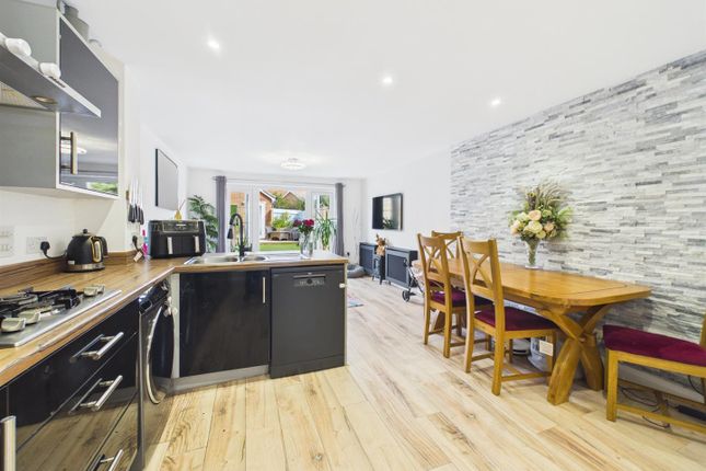 10, Sarnia Close, Peacehaven photo 2