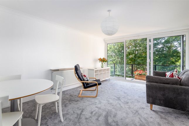 Flat 10,, Southwood Heights, London photo 2