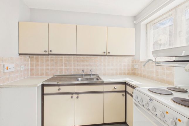 25, Jasmine Court, Horsham photo 3