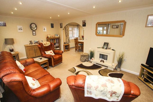 5 Meadow View, Pilgrims Retreat, Maidstone photo 2