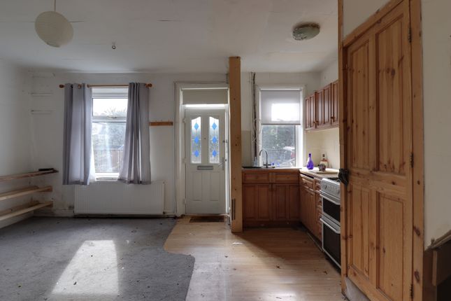 7, Industry Street, Todmorden photo 5