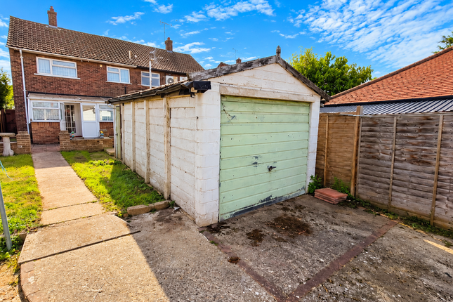 Cavell Crescent, Dartford photo 3