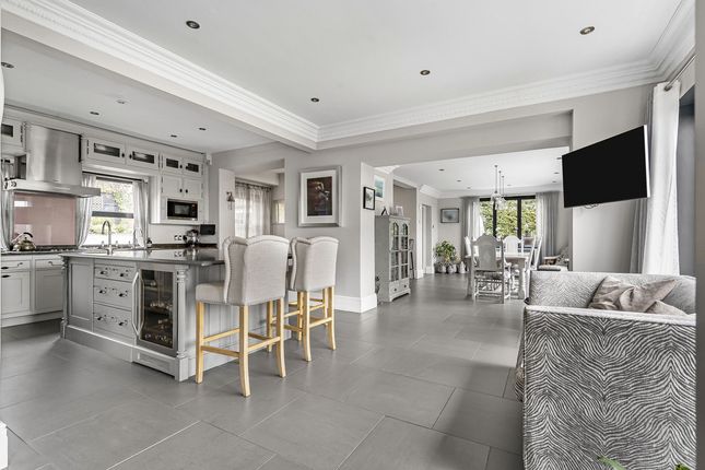 Beechlands, Tydcombe Road, Warlingham photo 3