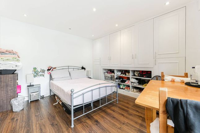 Studio for sale in Courtfield Gardens, South Kensington, London