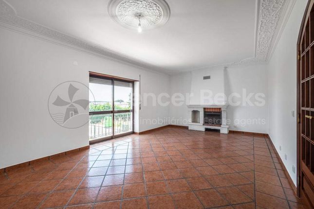 Detached house for sale in Bombarral, Leiria, Portugal