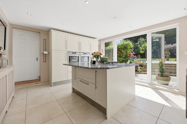 6, Ripley View, Loughton photo 3