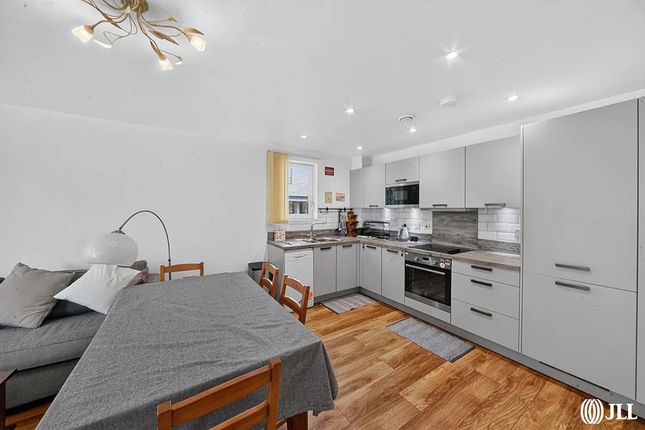 5, Hawthorn House, 5, Blondin Way, London photo 4