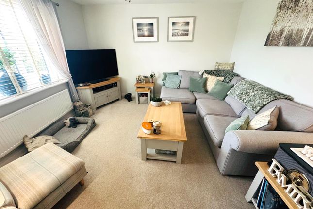 10, Clos Y Nant, Kidwelly photo 3