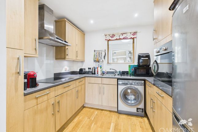 Flat 20, Dreywood Court, Romford photo 4