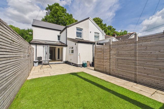 13 Southend, Tredegar photo 4