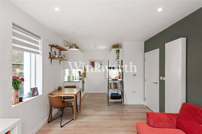 Flat 2, Ariane House, 20, Apple Tree Road, London photo 3