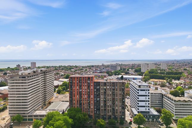Flat Flat 211, 27, Victoria Avenue, Southend-on-sea photo 2