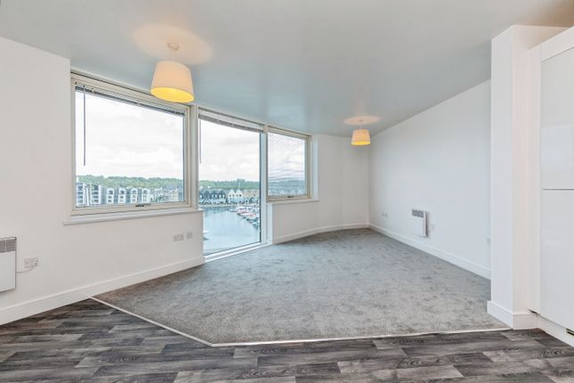 Apartment 25, Marina Point East, Dock Head Road, Chatham photo 2