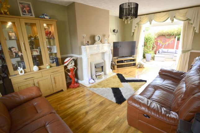 14, Castle Avenue, Denton photo 3