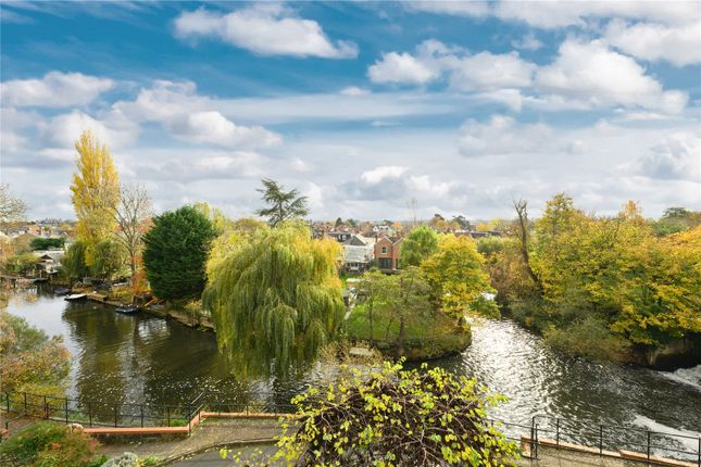 Flat 3, The Mill,, Whittets Ait, Weybridge photo 2