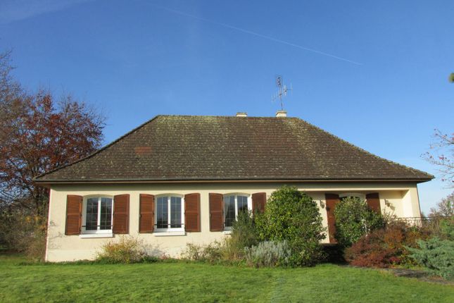 Thumbnail Country house for sale in Nouic, Haute-Vienne, France - 87330