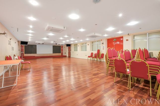 00TT, London Family Centre, Chichester Court, Royal Coll, Kentish Town photo 3