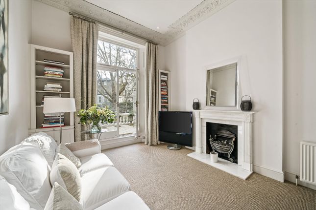 Flat to rent in Stanley Crescent, Notting Hill