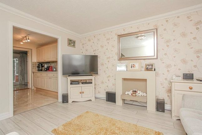 67, Wellington Avenue, Banbury photo 2