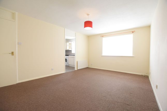 43 Vignoles Road, Romford photo 3