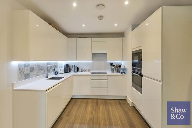 Flat 6, Exeter House, Frazer Nash Close, Isleworth photo 4