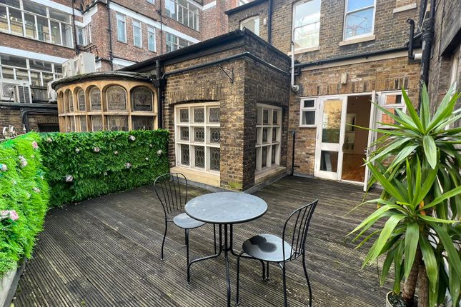 Thumbnail Flat to rent in Hand Court, London