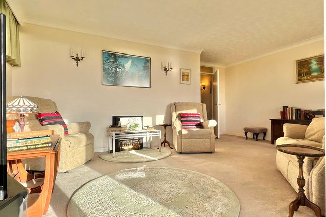 Flat for sale in Park Lane, Milford On Sea, Lymington, Hampshire