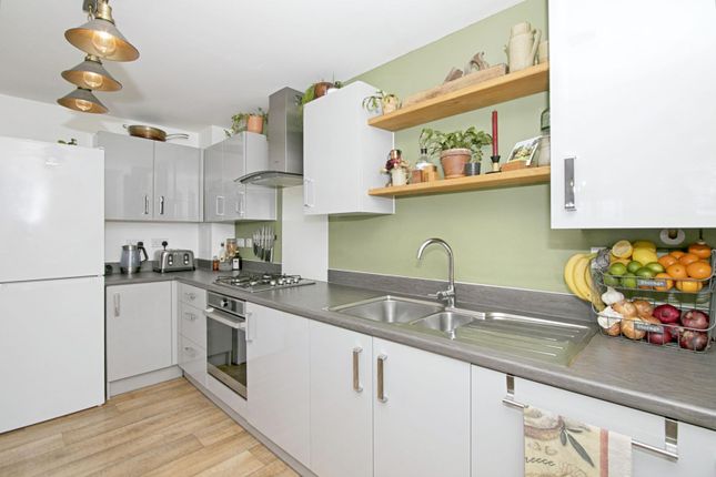 4, Chins Field Close, Hayle photo 4