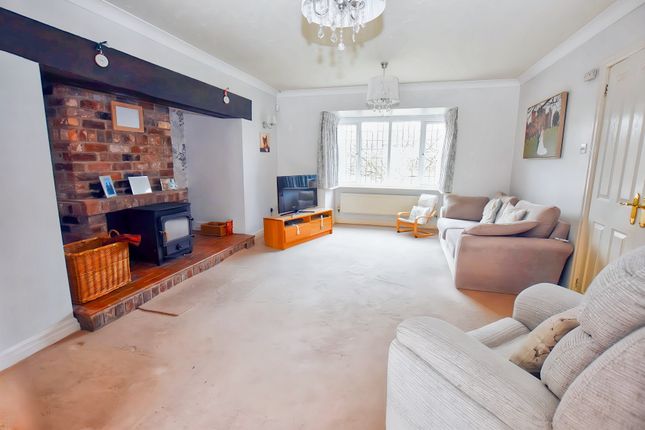 6, Sambrook Crescent, Market Drayton photo 2