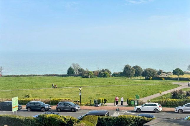 50, Dolphin Court, Cliff Road, Eastbourne photo 2