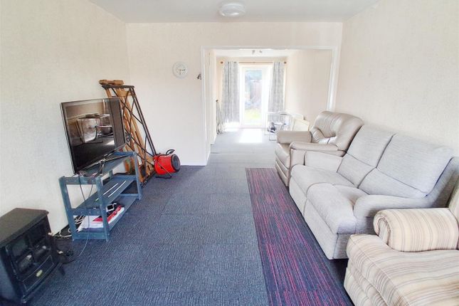 11, Hayman Crescent, Hayes photo 5