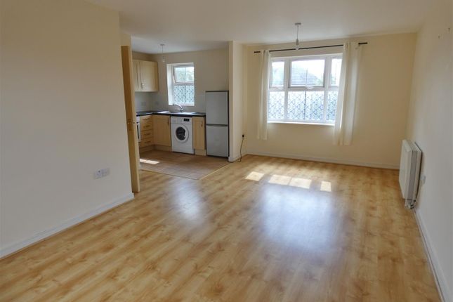 12, Nuthatch Road, Calne photo 2