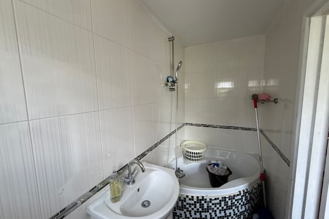 1, Zermatt Road, Thornton Heath photo 4
