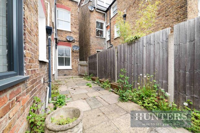 Flat for sale in Portsmouth Road, Thames Ditton