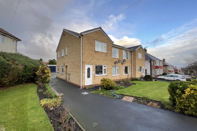 Flat for sale in Newlands Park Grove, Scarborough