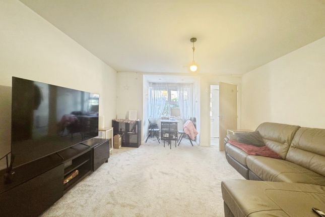 14, Houseman Crescent, Manchester photo 3