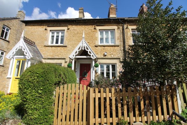 Cottage to rent in Distons Lane, Chipping Norton