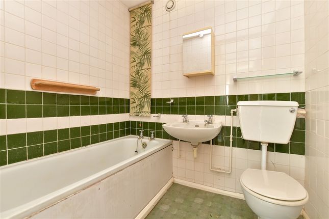 Porchester Mead, Beckenham photo 4