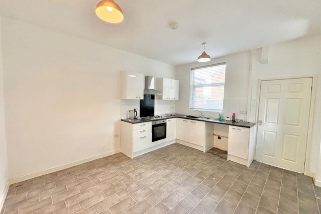 117, Heath Road, Ashton-in-Makerfield photo 4