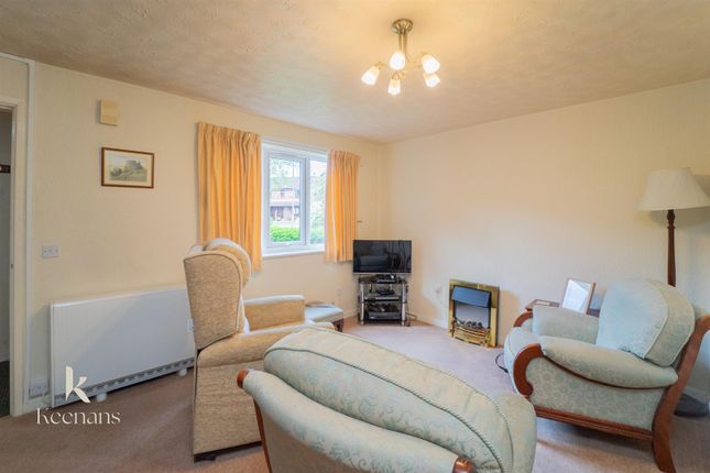 13, Ford Gardens, Rochdale photo 4