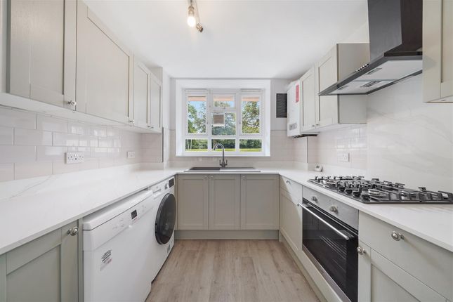 Flat 26, Grierson House, Aldrington Road, London photo 4