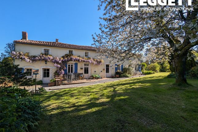 Thumbnail Villa for sale in Montournais, Vendée, Pays De La Loire