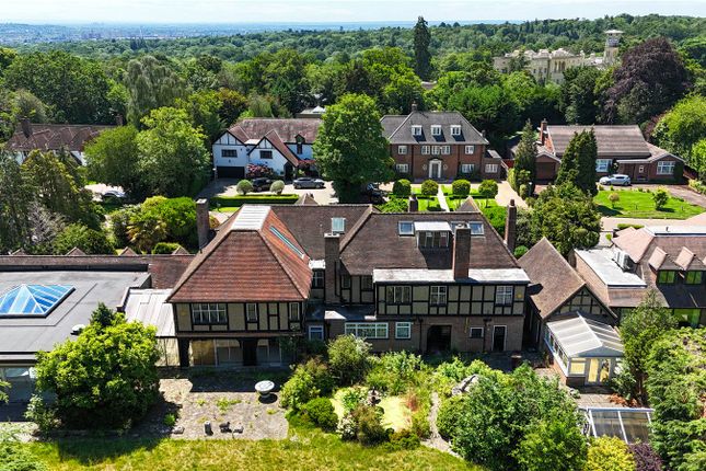 Grimsdyke Manor,, Priory Drive, Stanmore photo 3