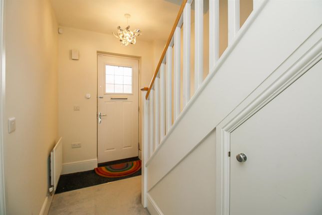 12, Swithens Close, Wakefield photo 4