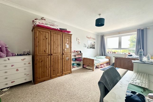 12, Weald Court, Billingshurst photo 4